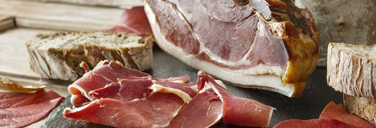Comment préparer et savourer le jambon de Bayonne